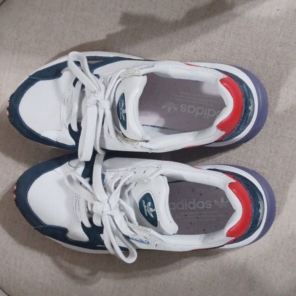 Beautiful tenis for women